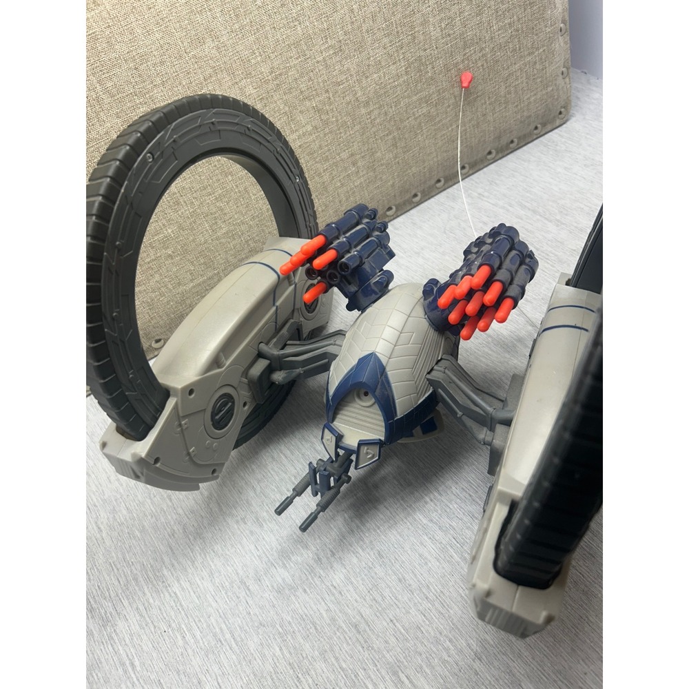 Hasbro Star Wars The‎ Clone Wars RC Hailfire Droid Works and fires 27 MHz